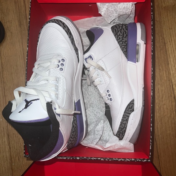 Jordan 3s iris - Picture 2 of 2
